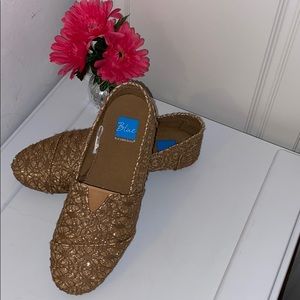 Beautiful gold shoes